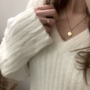 Aritzia Babaton Cream V Neck Soft Knit Sweater